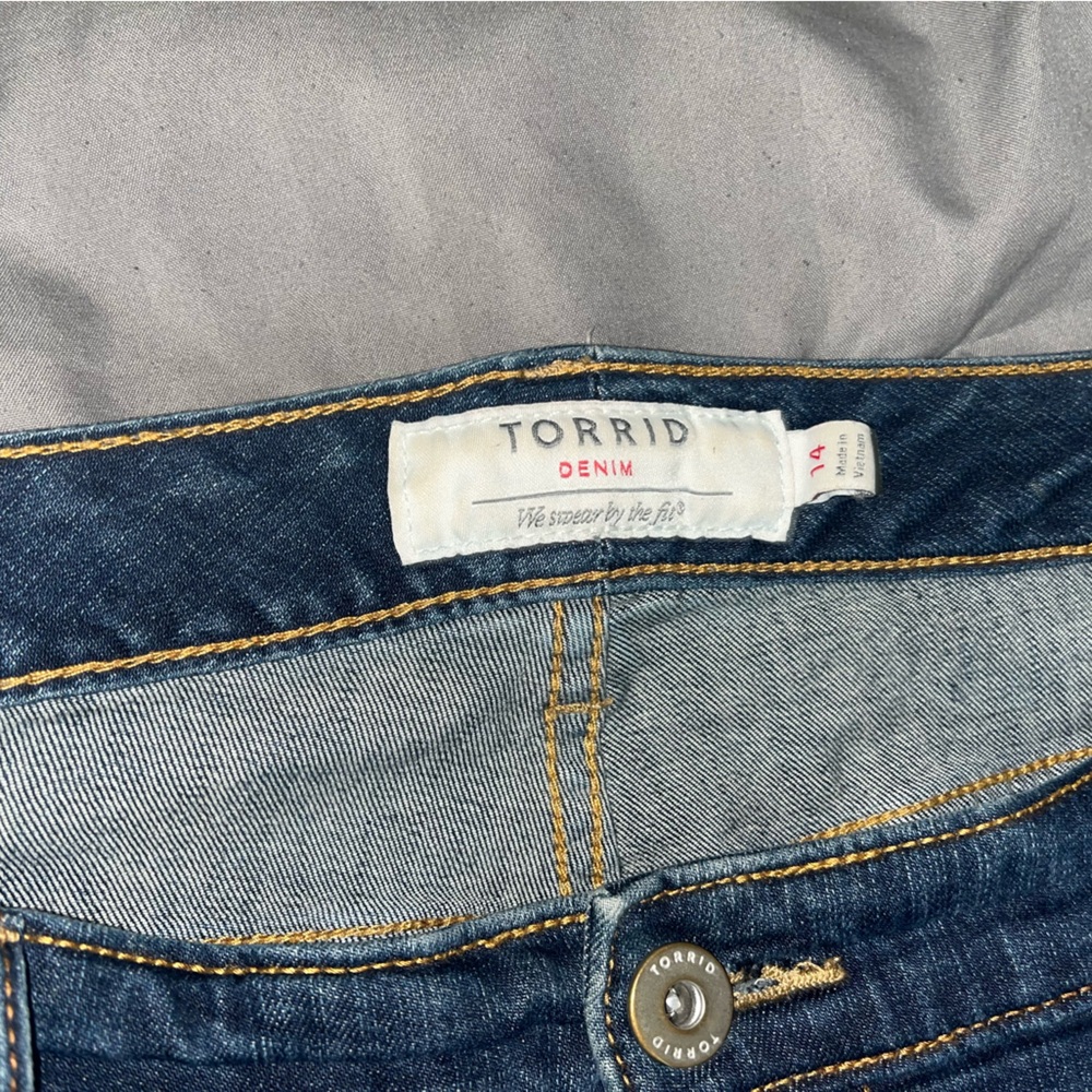 Gently used size 14 Jean sorts from torrid.